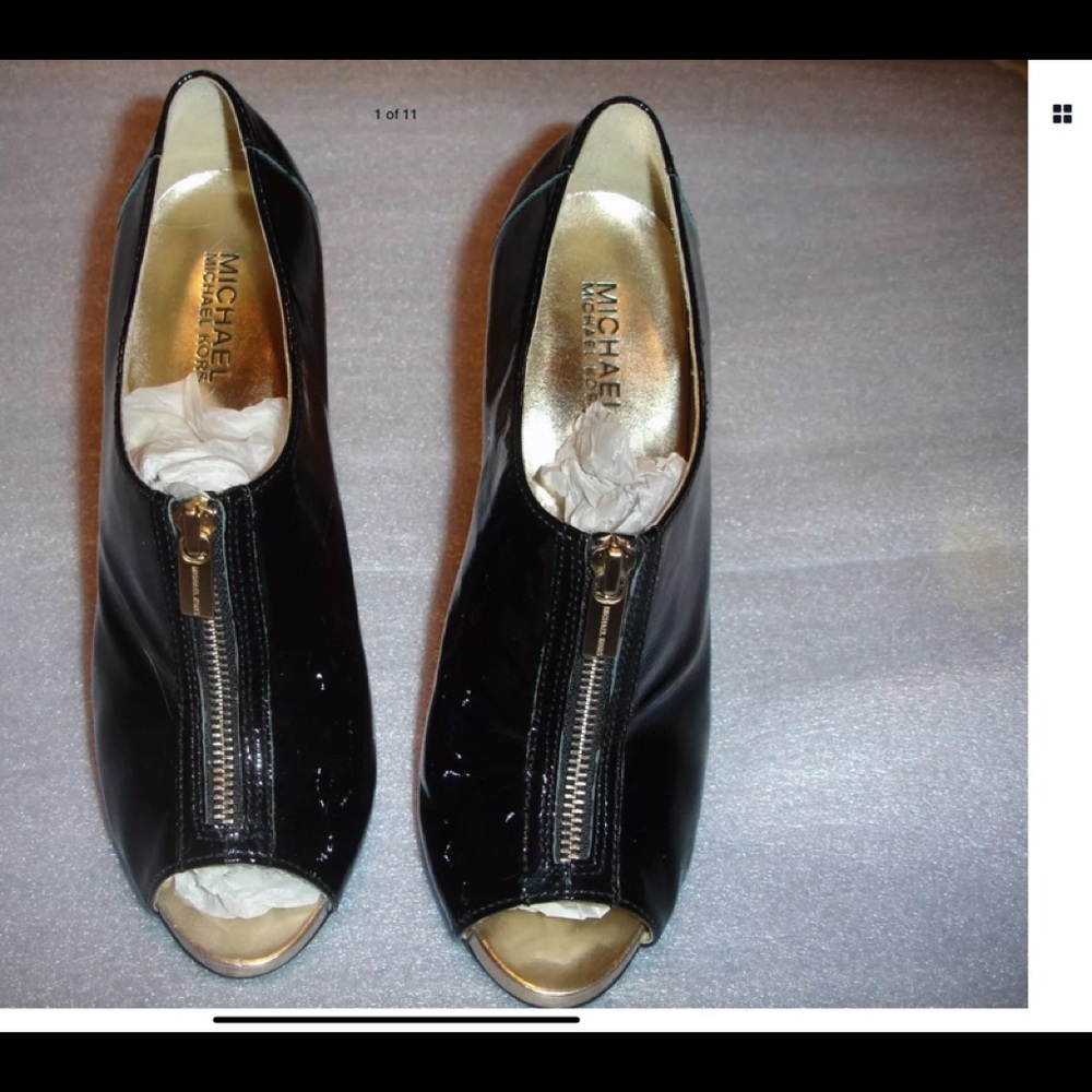 ❄️Micheal KOR(MK) Black patent peep toe/
